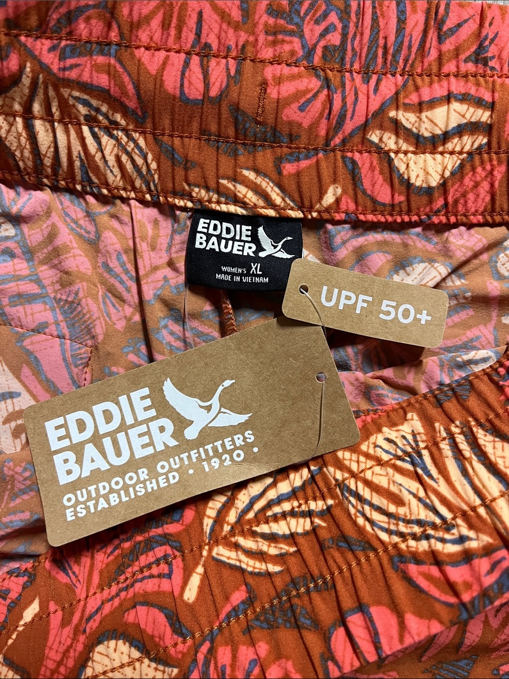 NWT! Eddie Bauer • SPF 50 Tropical Leaf Drawstring Athletic Shorts with Pocket